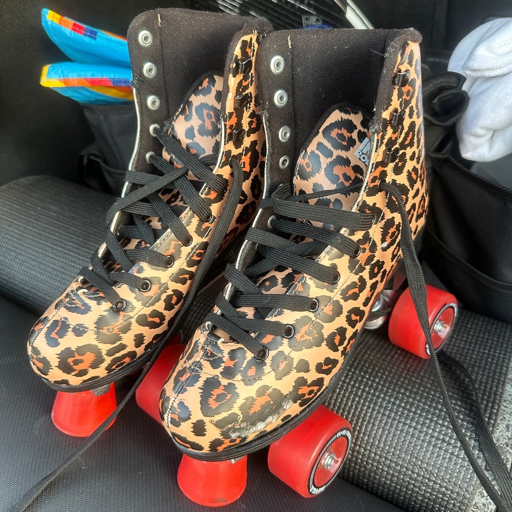Impala Sidewalk Roller Skates Leopard